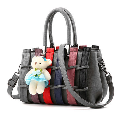 Sac Seau Tressé avec Pendentif Ours — 5 Coloris