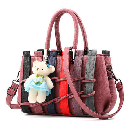 Sac Seau Tressé avec Pendentif Ours — 5 Coloris