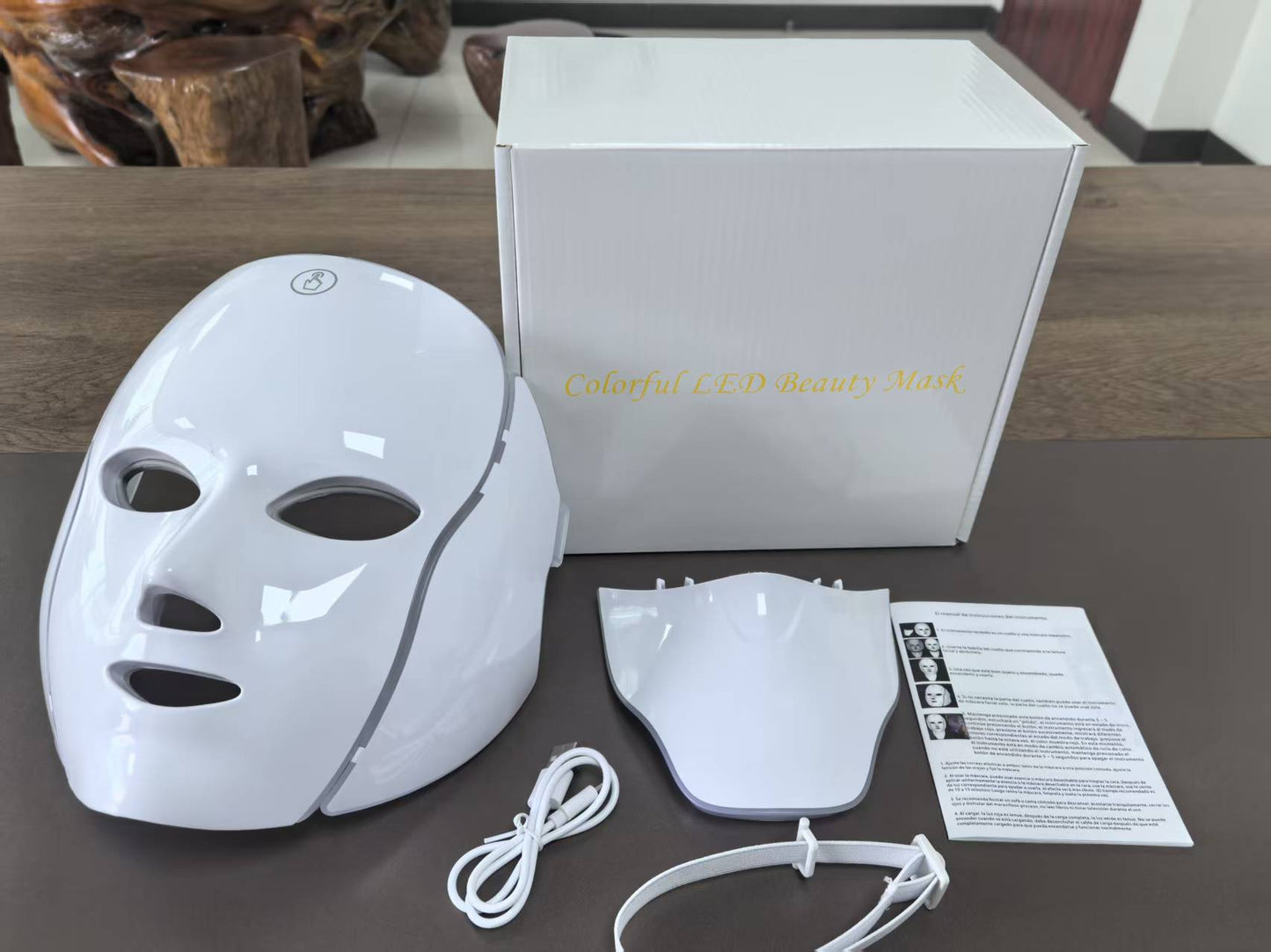 LED Masker Gezichtsbehandeling — Uw Schoonheidsinstituut aan Huis
