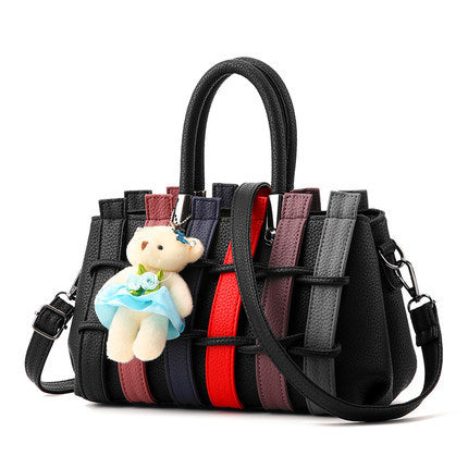 Sac Seau Tressé avec Pendentif Ours — 5 Coloris