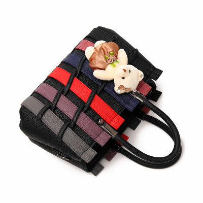 Sac Seau Tressé avec Pendentif Ours — 5 Coloris