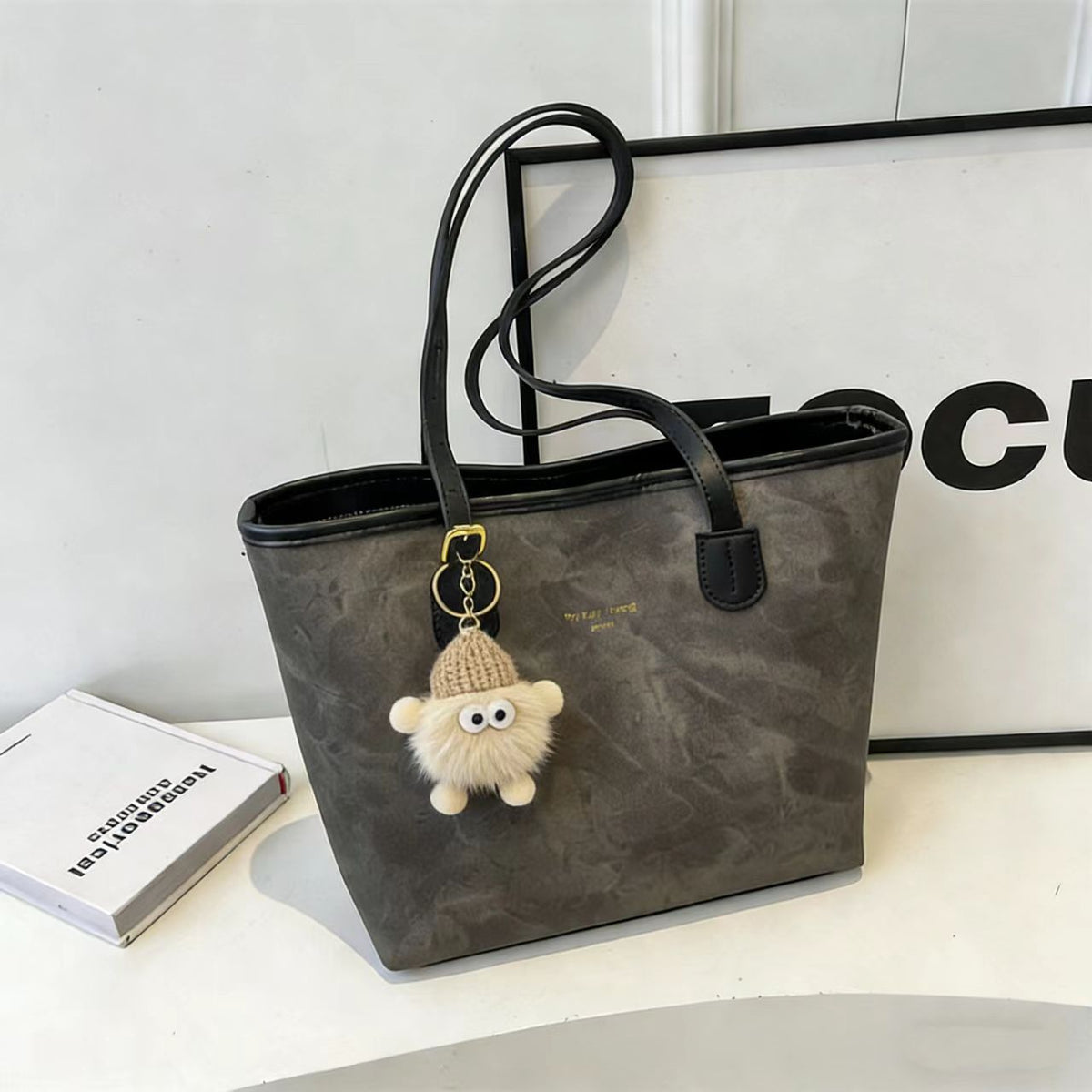 Tote Bag Marbré avec Peluche Mouton — 2 Coloris